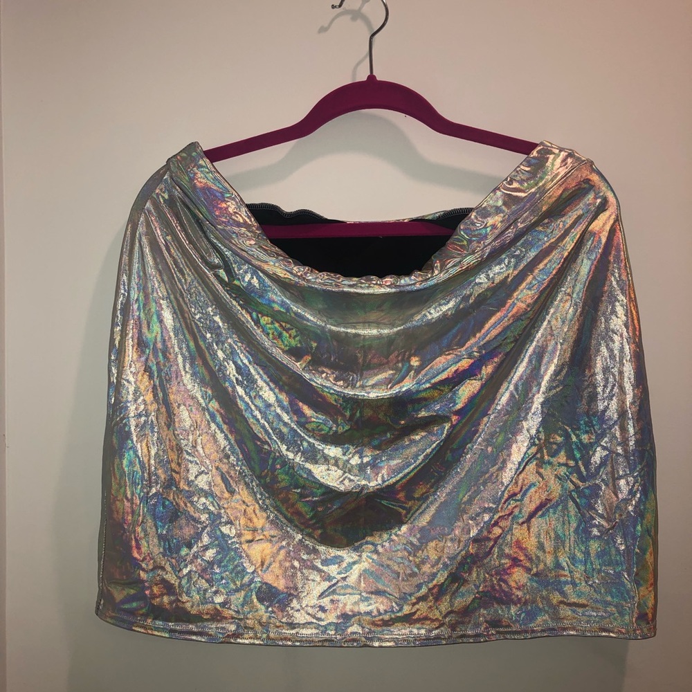 Holographic Skirt
